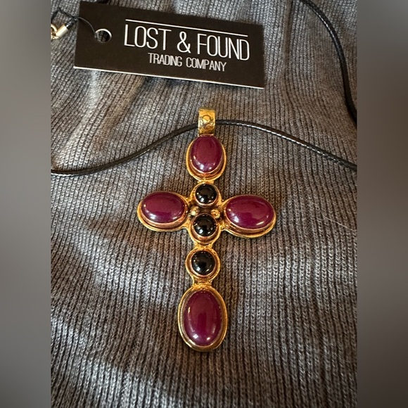 BNWT Boutique cross necklace, earrings & adjustable ring set - Picture 2 of 8